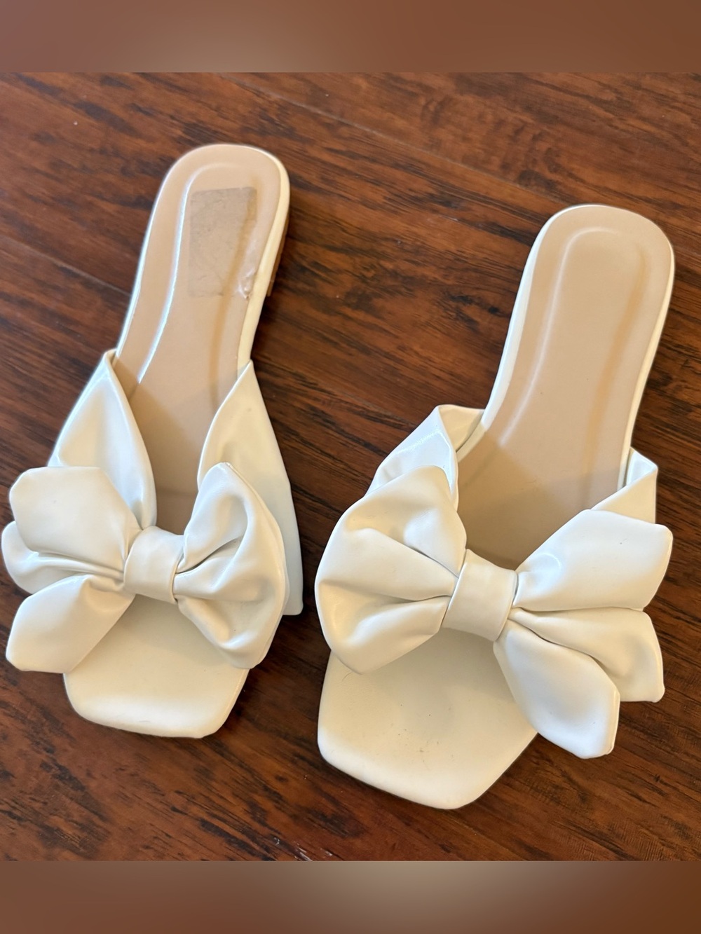 Women's Cream Bow Slide Sandals
